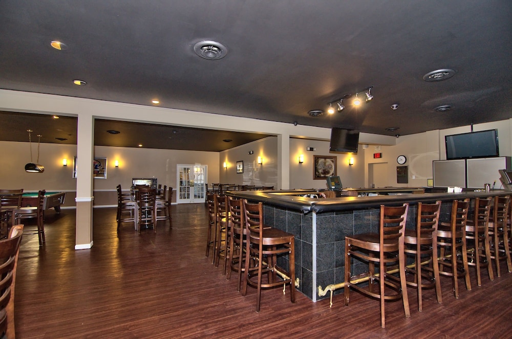 Parkview Inn and Conference Center (ex Econo Lodge) 41/50