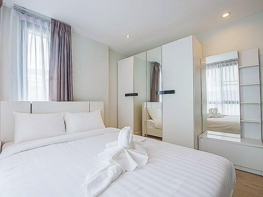 O2 Hotel Maesot 8/17