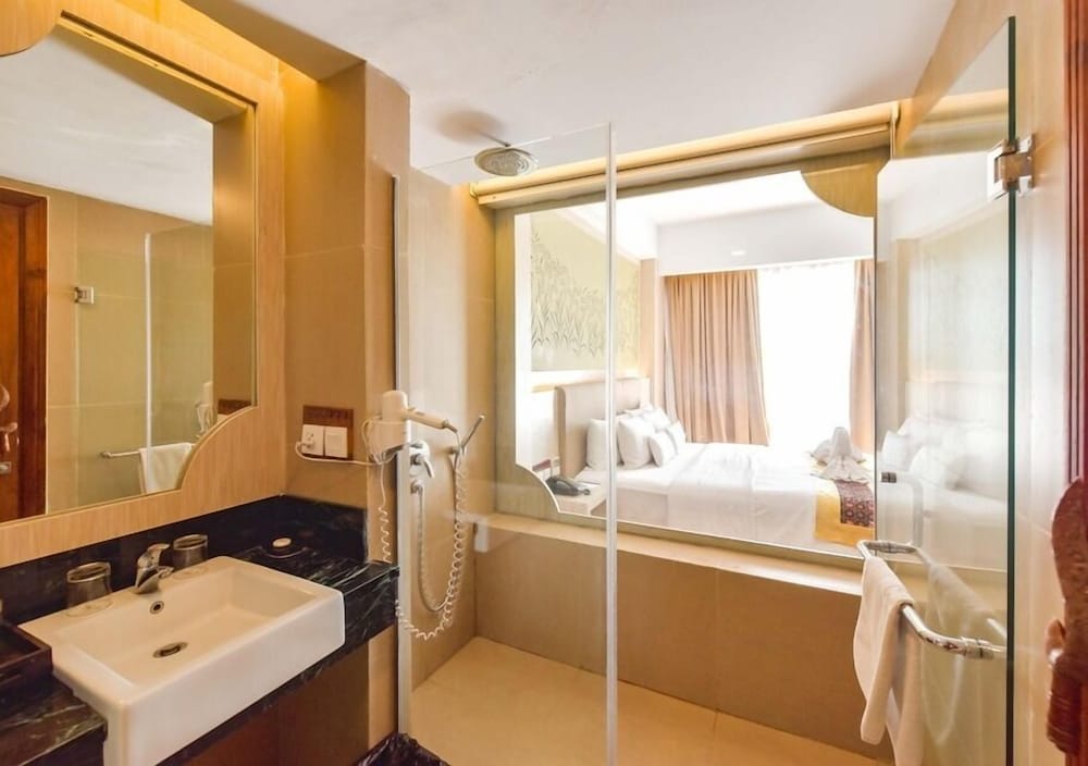 Kj Hotel 36/37