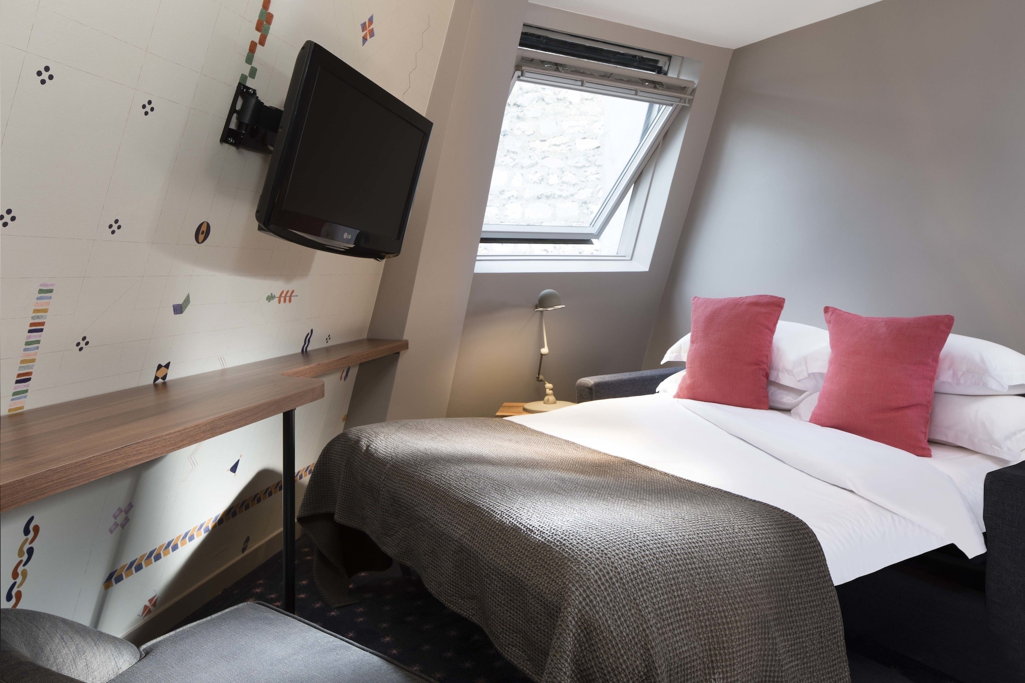 SUPERIOR, DOUBLE BED