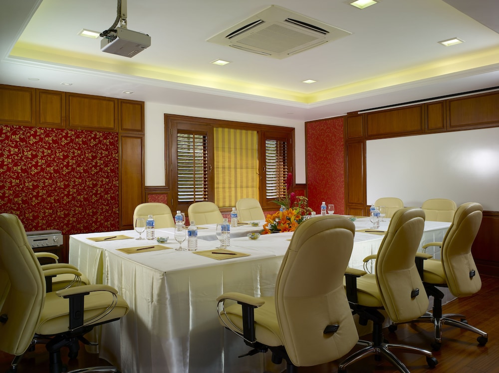 The Paul Bangalore 45/45