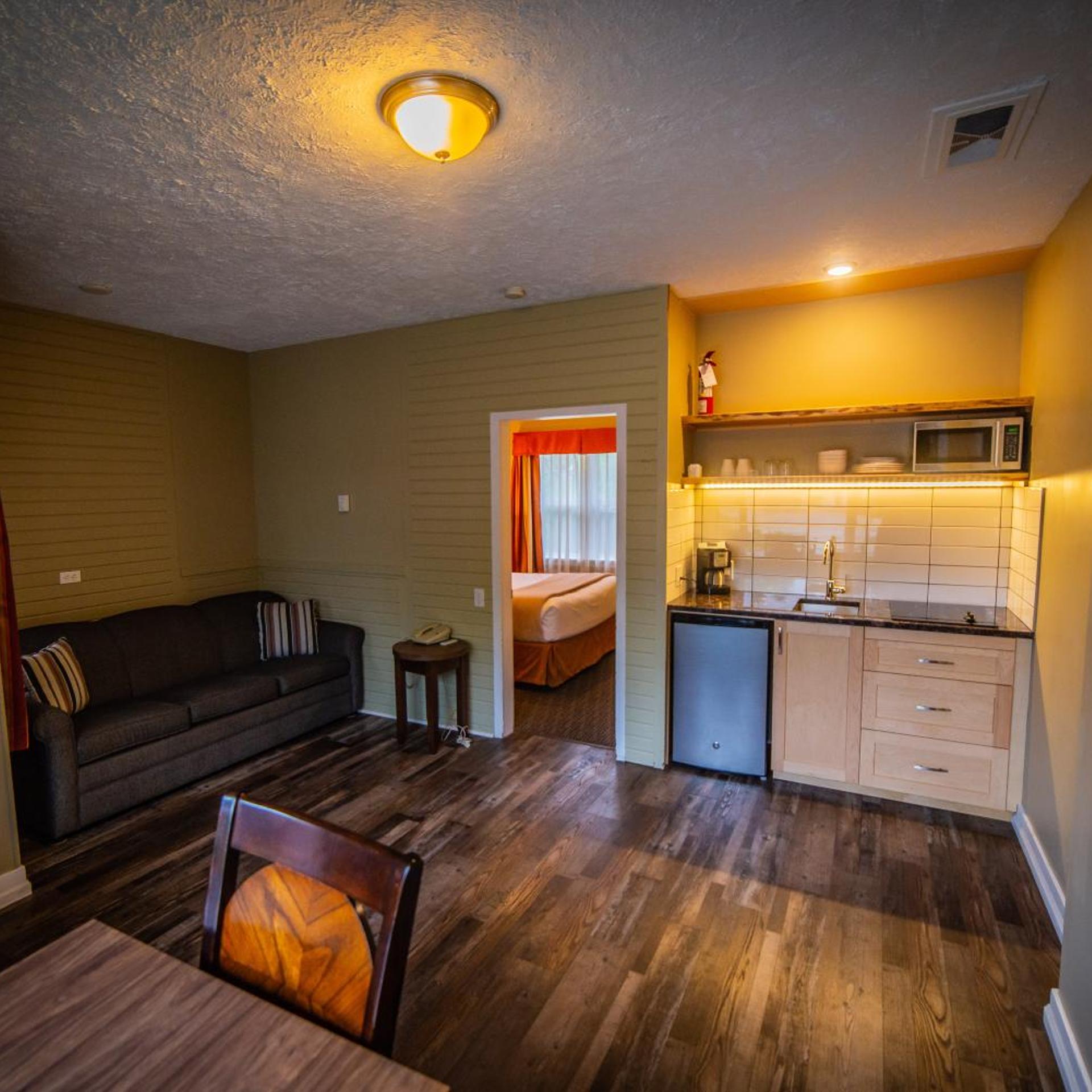 Alpine Inn & Suites 23/50