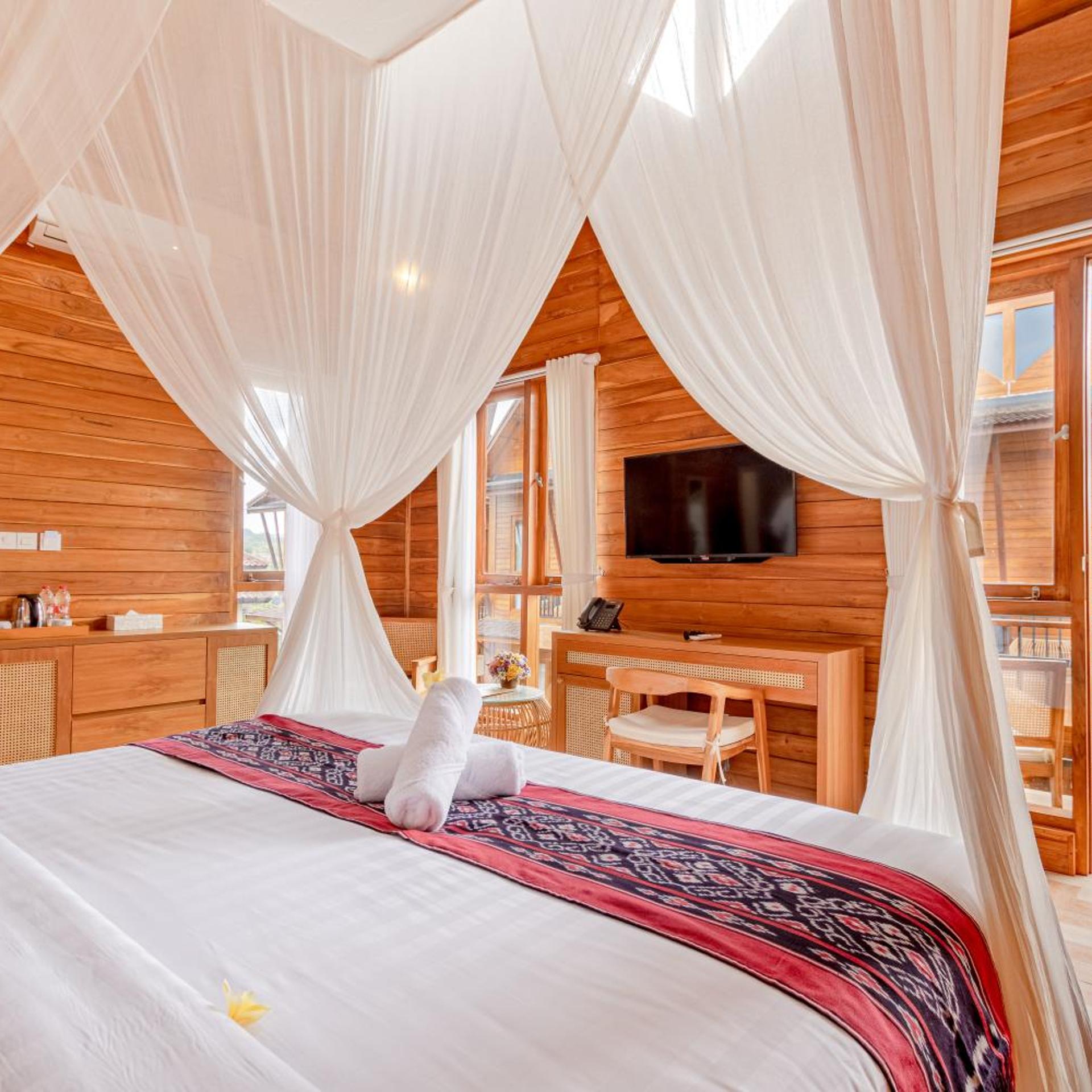 SUPERIOR, KING BED
