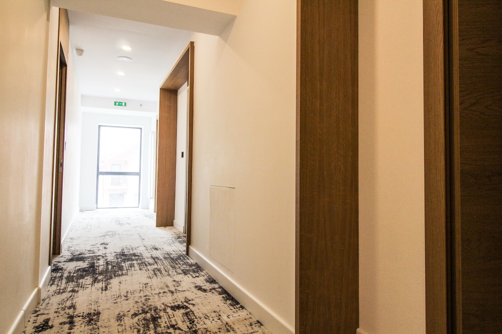 Hotel Avenue 33/64
