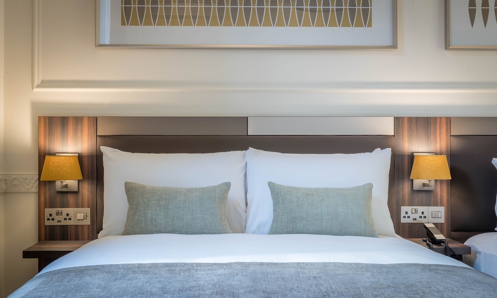 Hotel 7 5/40