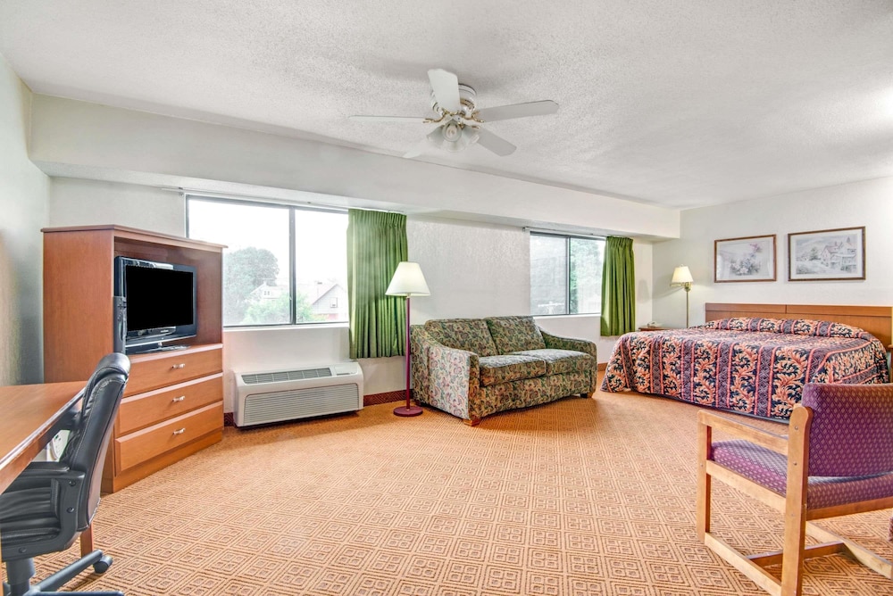 Super 8 By Wyndham Stamford/New York City Area 18/24