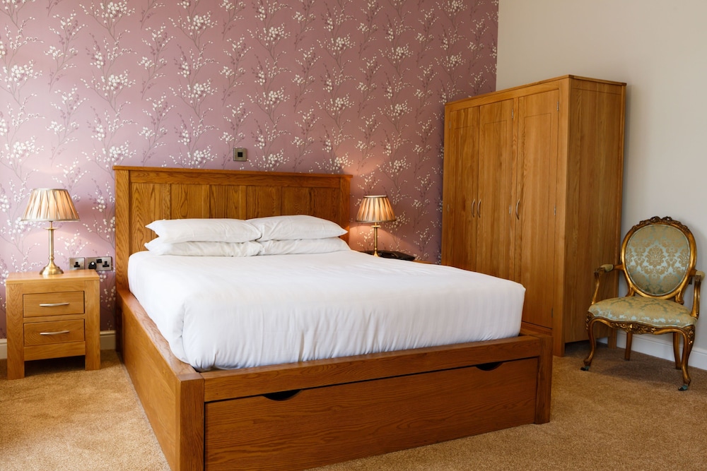 The Carlton Manor Hotel 21/36