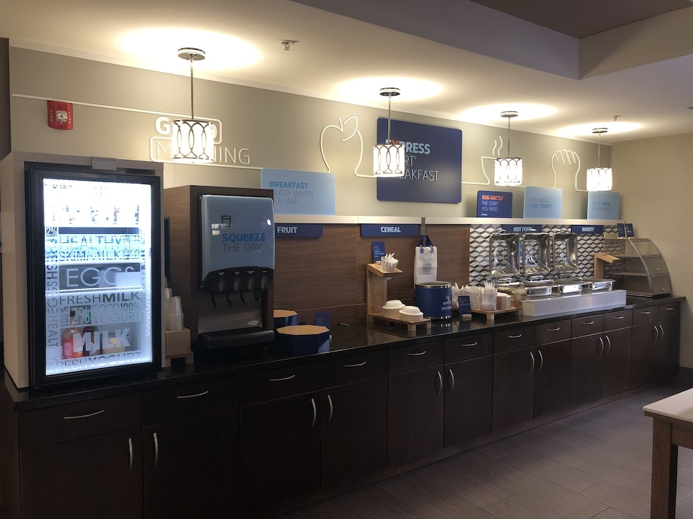 Holiday Inn Express Hastings — 9