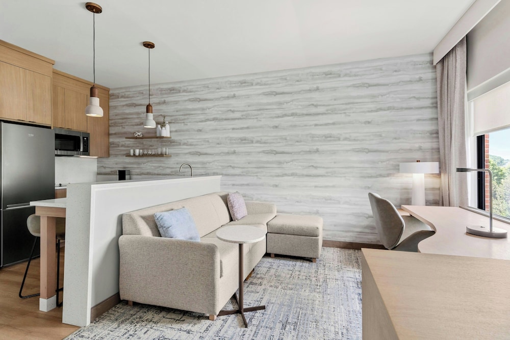 Residence Inn by Marriott Melville 22/43