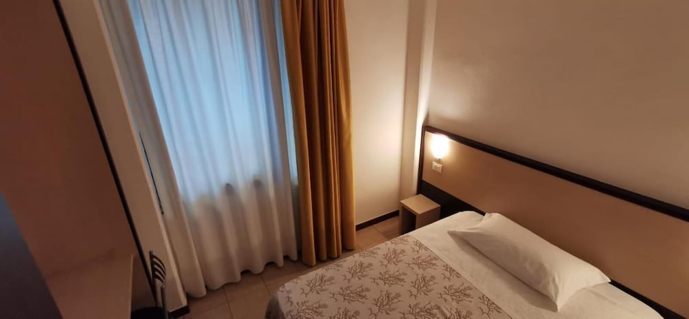 Hotel Rondine 20/38