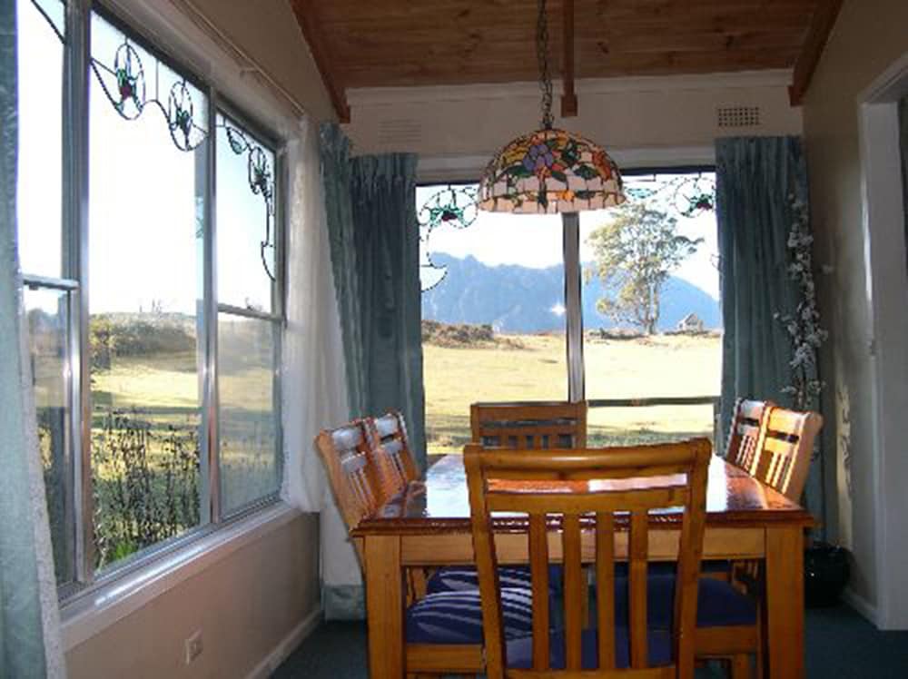 AAA GRANARY ACCOMMODATION-THE LAST RESORT 34/63