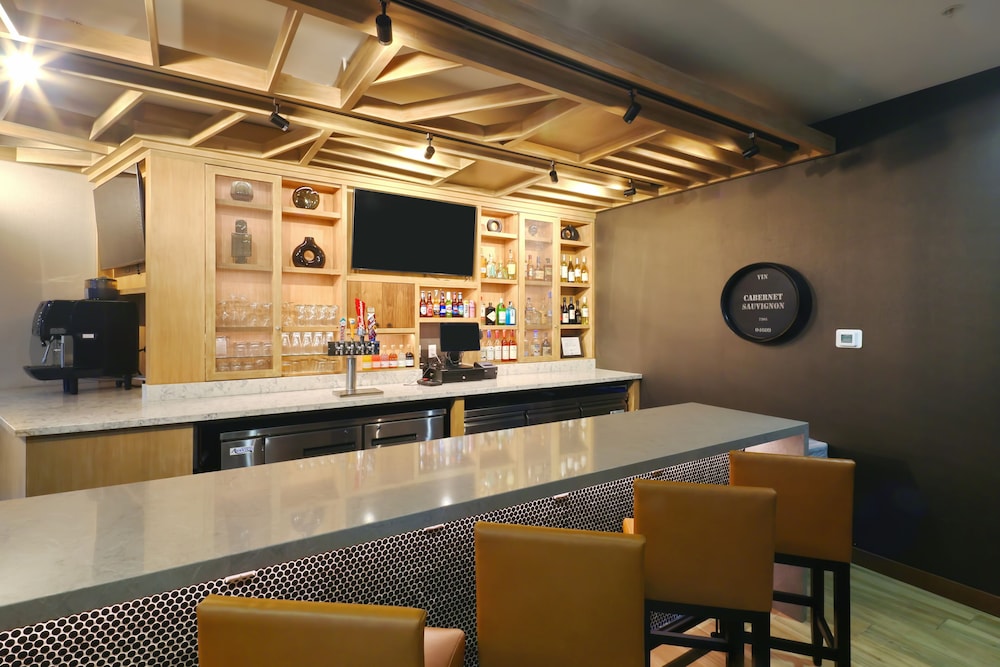 Hyatt Place Phoenix Gilbert 33/50