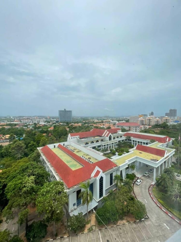 Treetops Pattaya Condominium 4/69