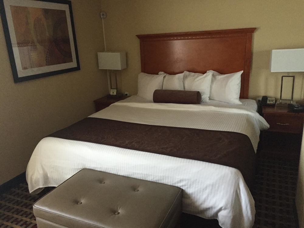 Best Western Fort Washington Inn 25/69