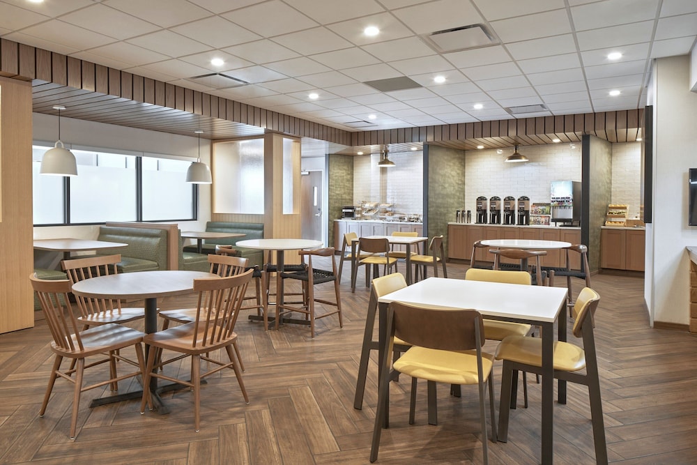 Fairfield Inn & Suites by Marriott Penticton 38/50