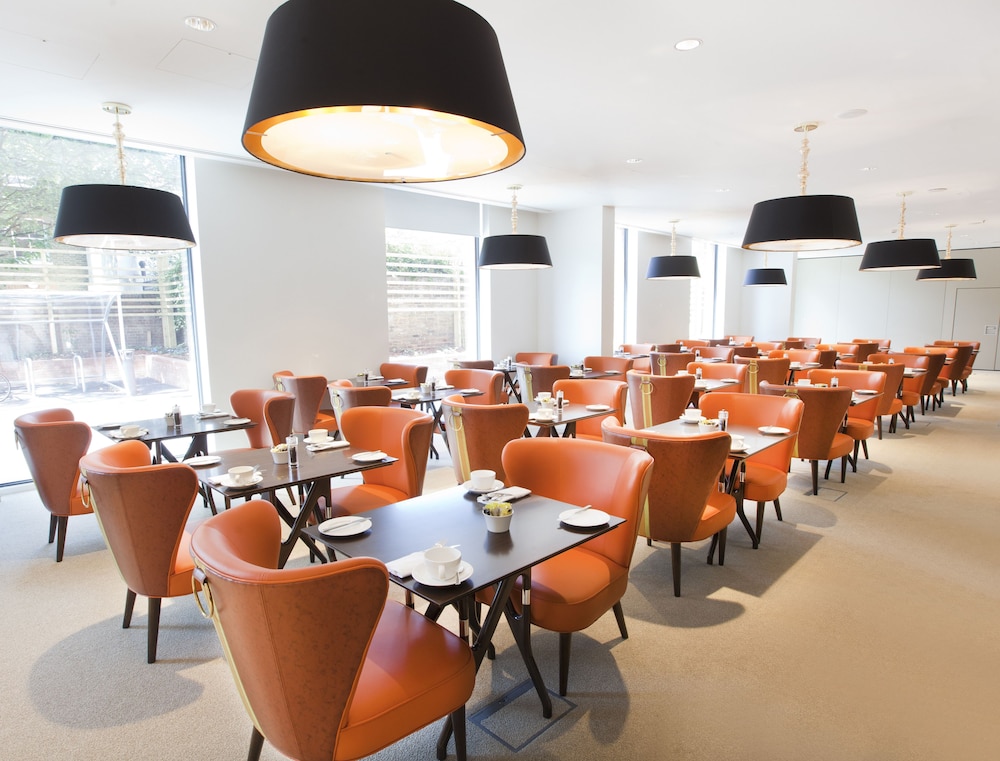 Dorsett Shepherds Bush 82/100