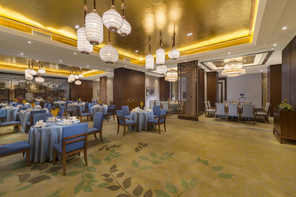 Huayou New Century Grand Hotel 37/50