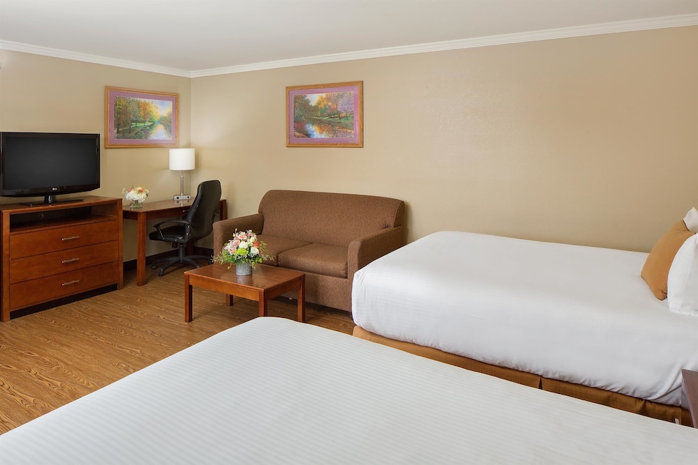 New Englander Inn Bennington 7/32