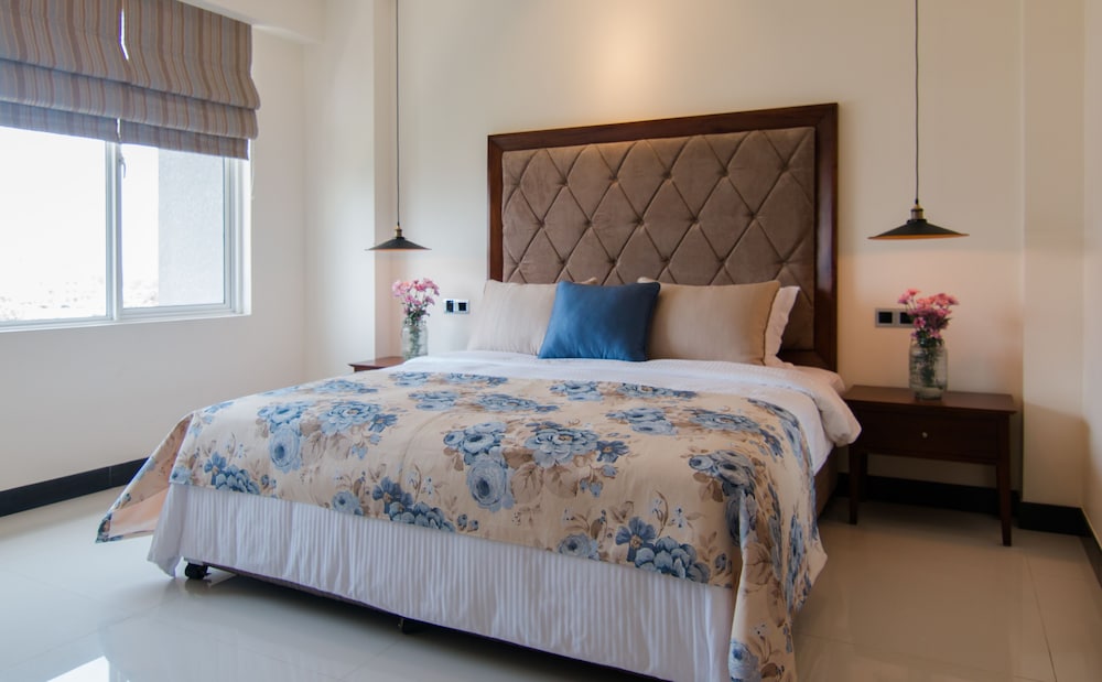 Rococo Residence 18/49