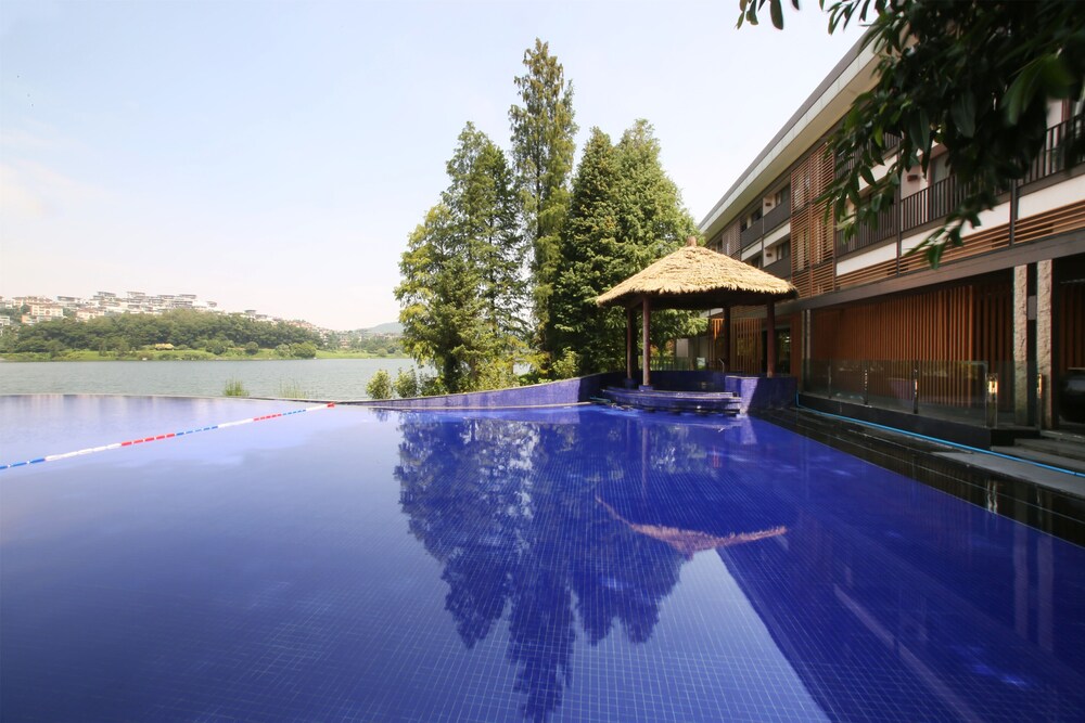 Baiyun Lakeside Hotel 28/50