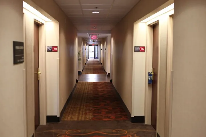 Country Inn & Suites by Radisson, Toronto Mississauga, ON 22/39