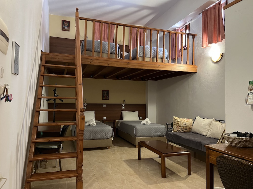 Eleni Rooms 26/40