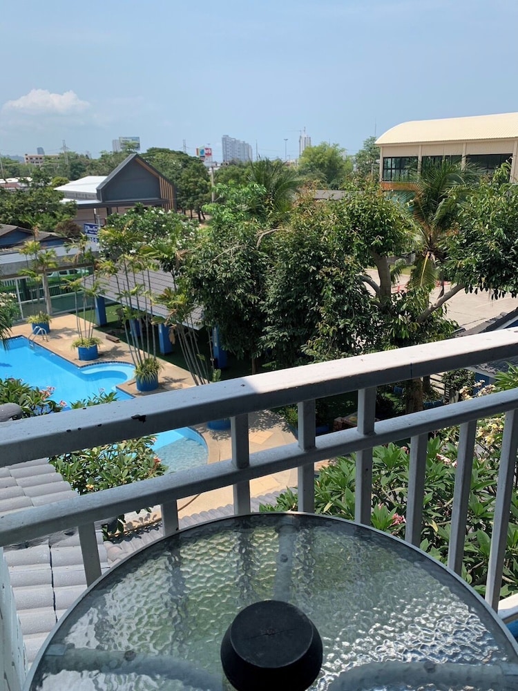 Blue Garden Resort Pattaya 67/70