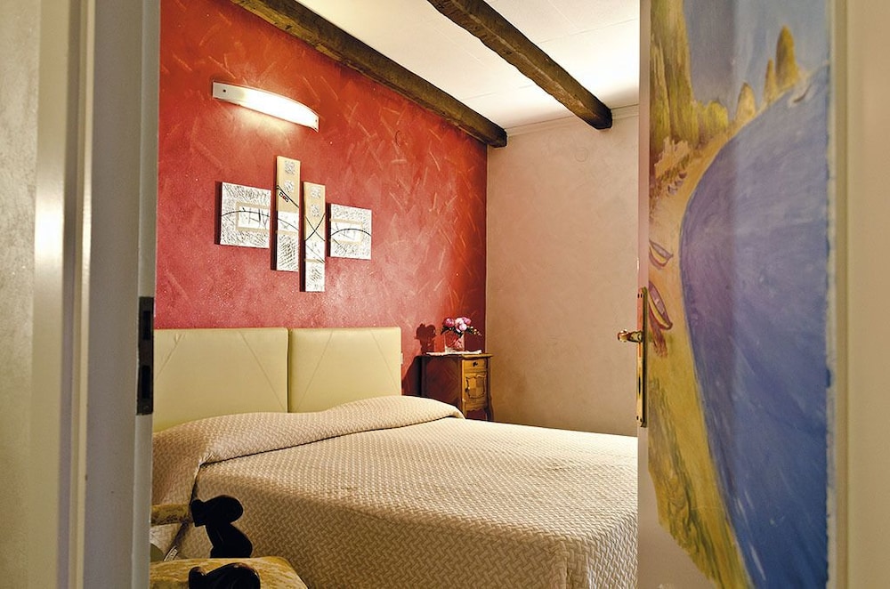 Leonardo's B&B 12/31