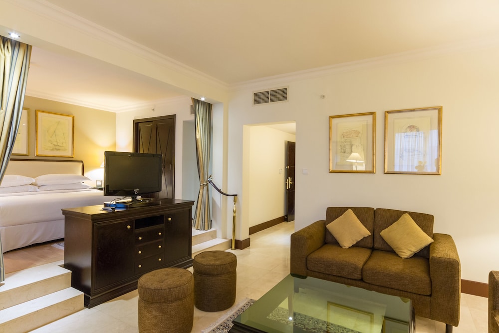 Sunday Suites Excelsior Hotel Deira (formerly Sheraton Deira) 50/70