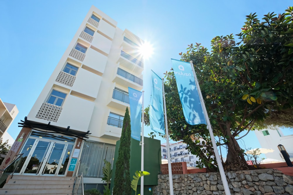 Azuline Hotel S Anfora and Fleming 3/35