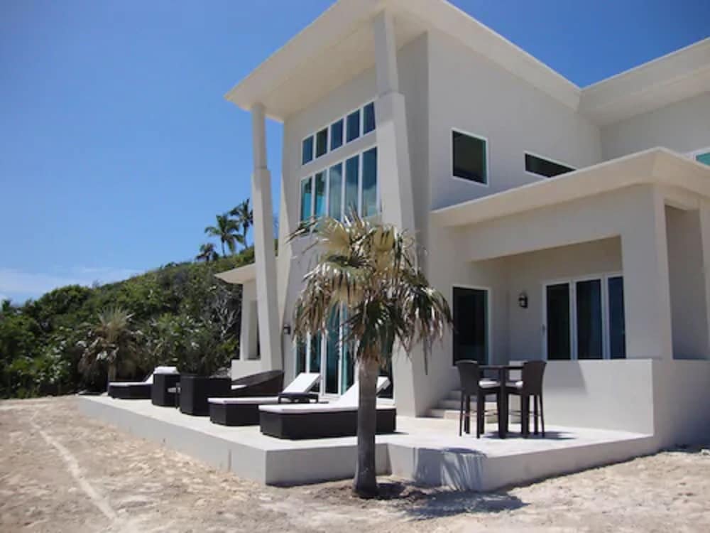 Sky Beach Club 12/50