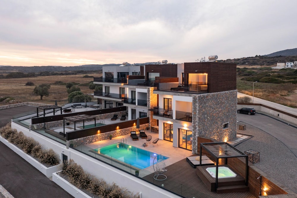 Amara Luxury Villas 6/50