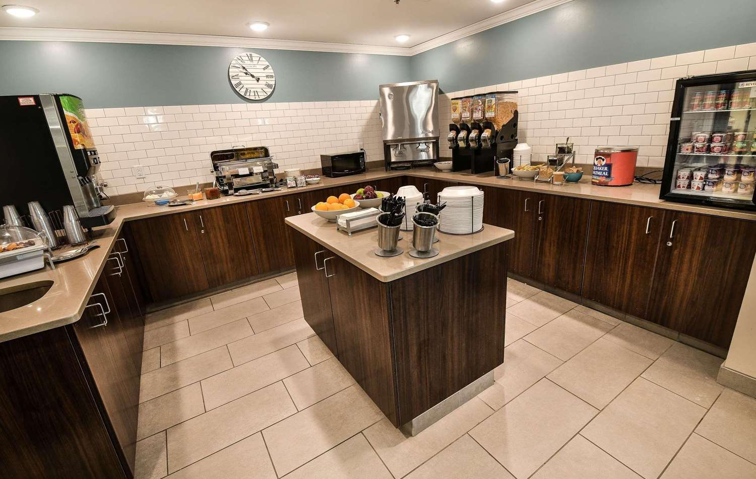 Country Inn and Suites by Radisson, Grand Forks, ND 4/15