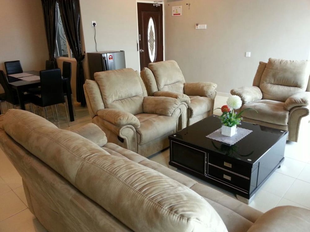 Hotel Suria 18 18/24