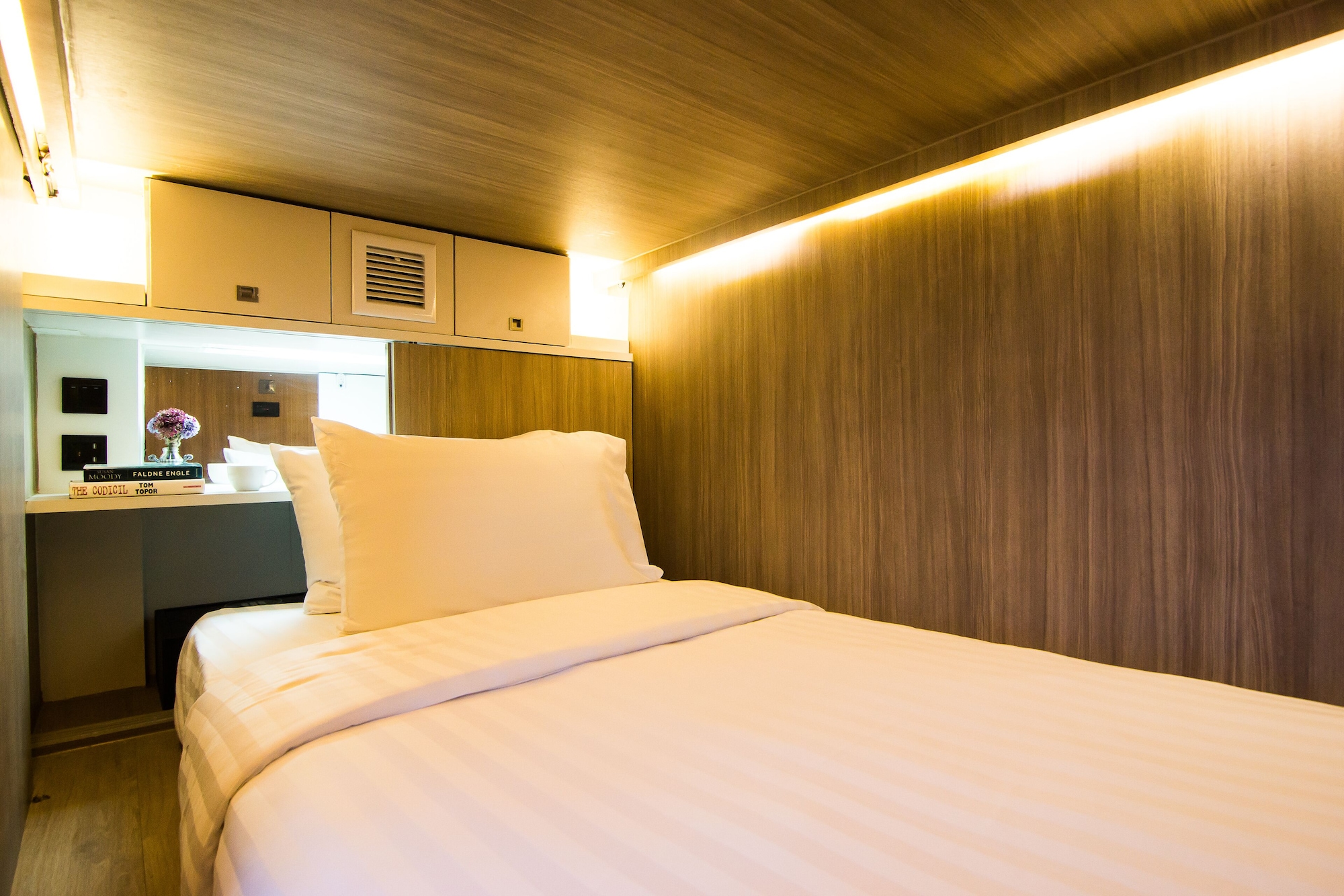 Capsule, Suite, Twin Beds