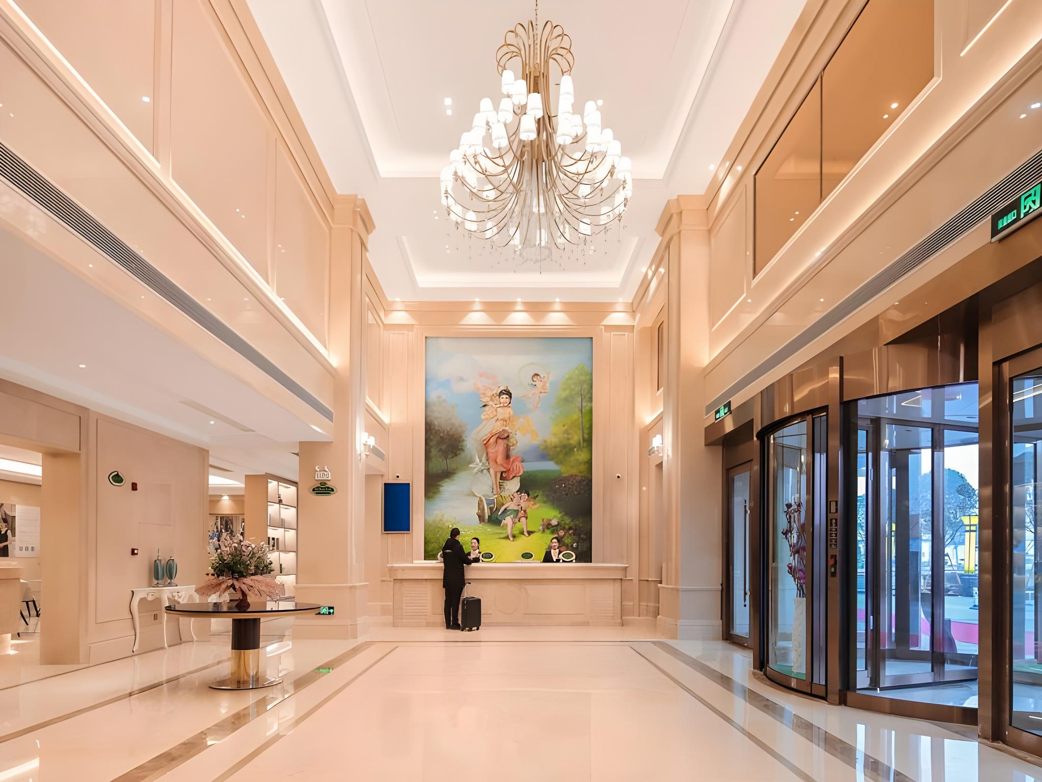 Vienna International Hotel (Ningling Zhanggong Road) 5/28