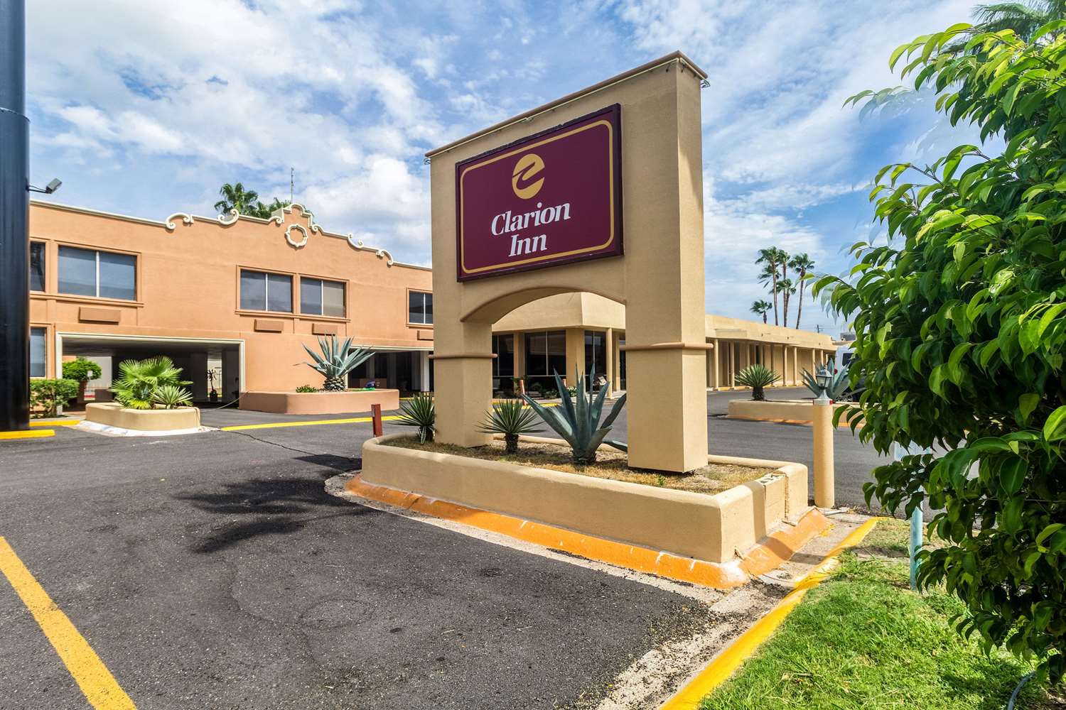 Clarion Inn Near McAllen Airport photo2