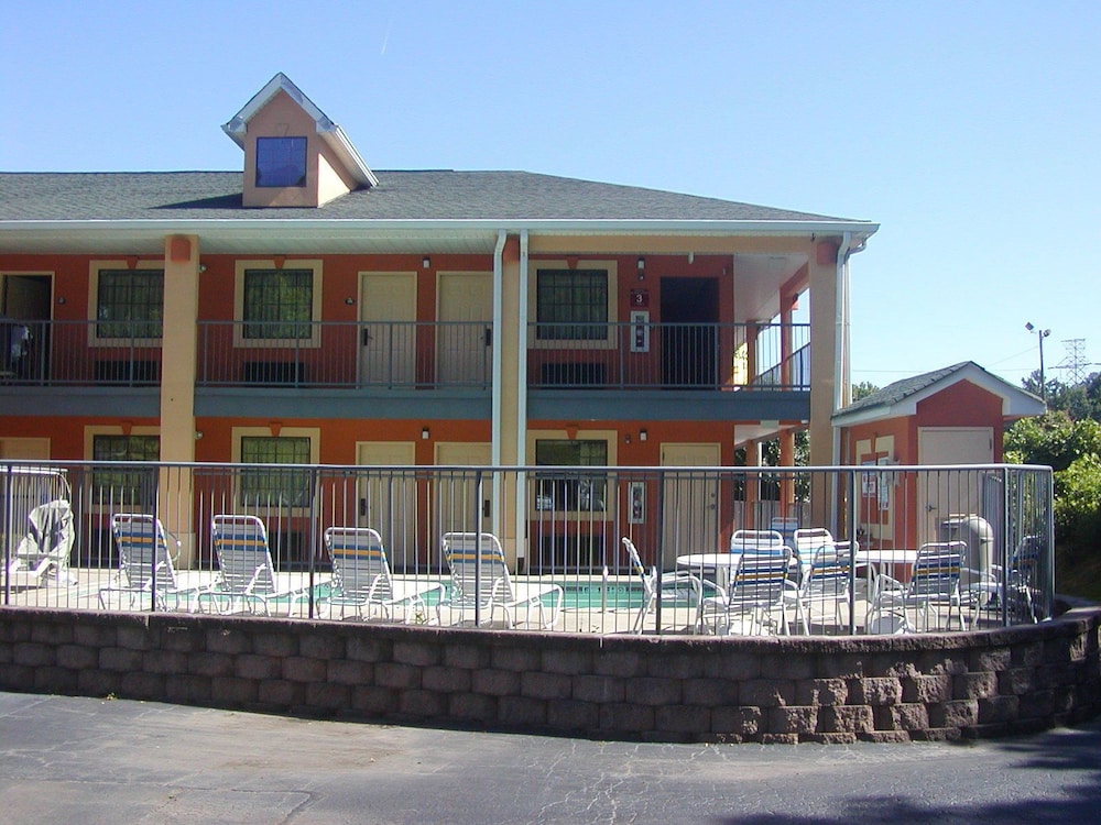 Days Inn by Wyndham Marietta White Water 1/21