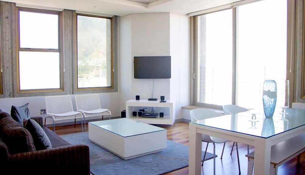 ITC Hospitality Group Two Bedrooms Cartwright's Corner 27/45