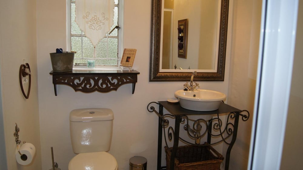 Cunningham Cottage Guest House 5/45