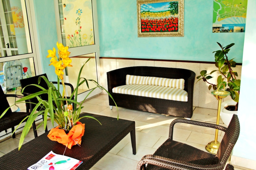 Hotel Nuova Flavia 8/18