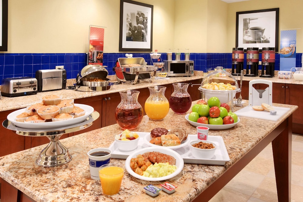 Hampton Inn And Suites Hartford/Farmington 50/76
