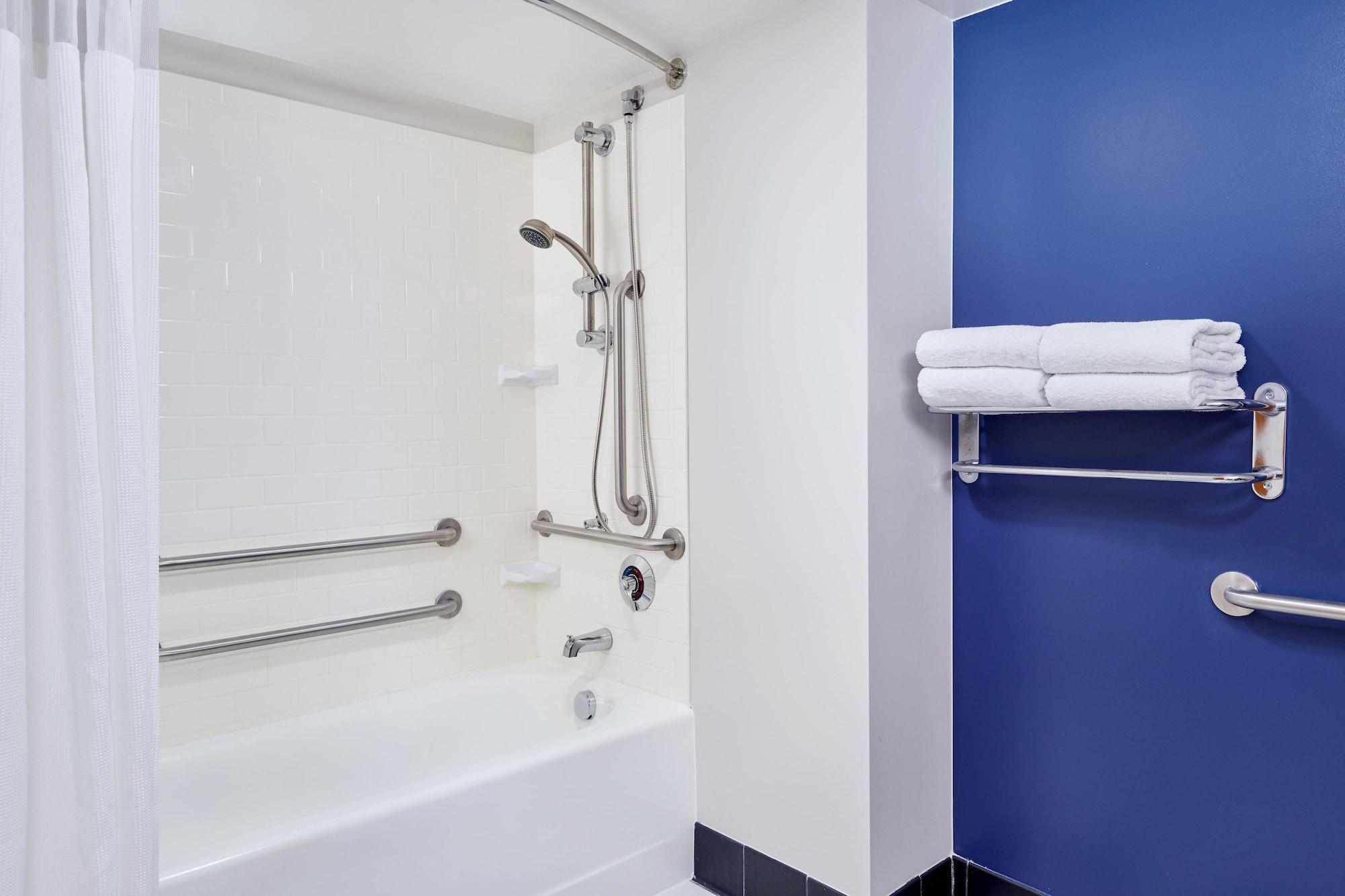 جناح بسرير كينج بمنطقة جلوس، Fairfield Inn And Suites Indianapolis Downtown 5/5