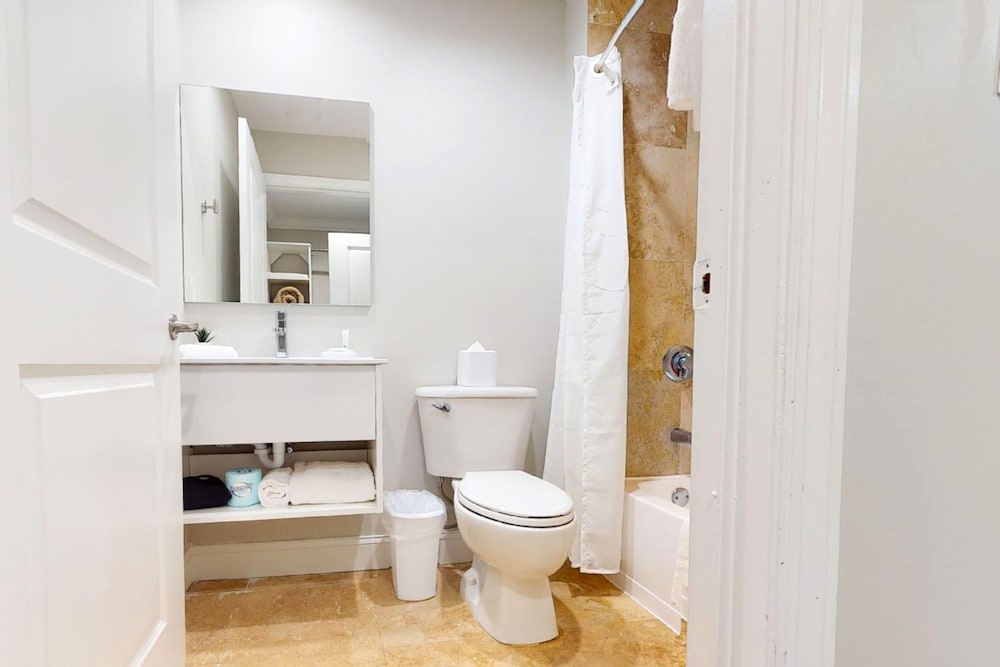 Nuvo Suites Hotel - Miami / Doral 50/50