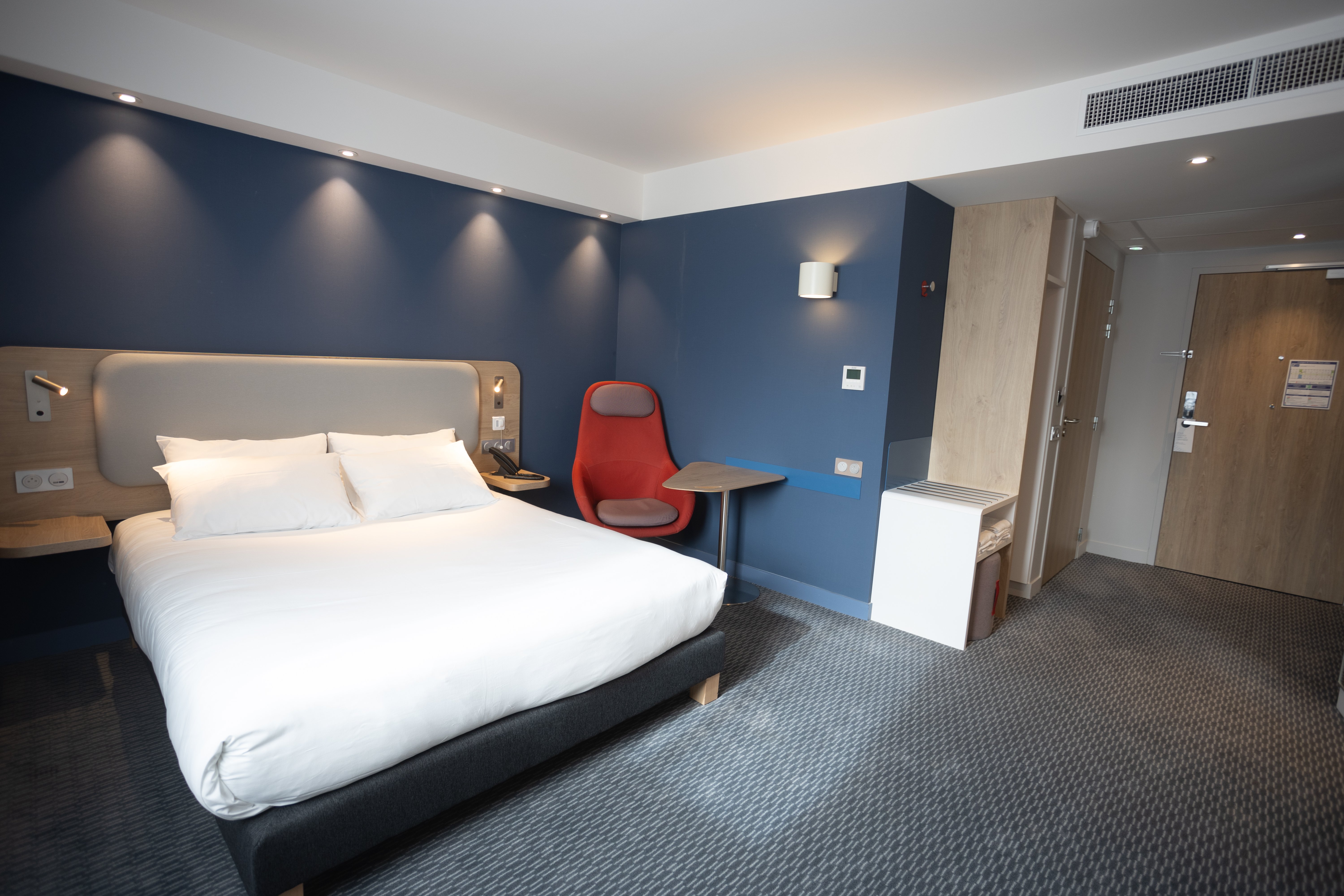Holiday Inn Express Caen – Epron 8/45