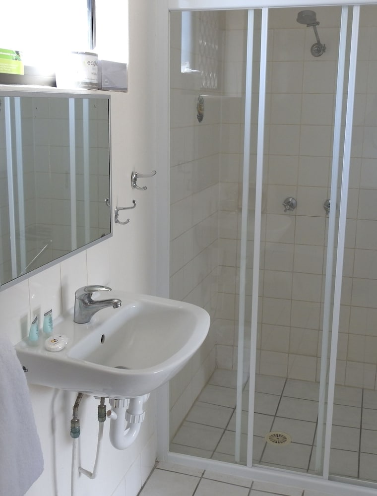 URANGAN MOTOR INN 29/31