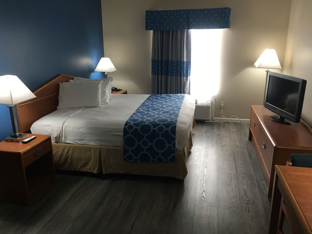 Baymont by Wyndham Adairsville 18/41