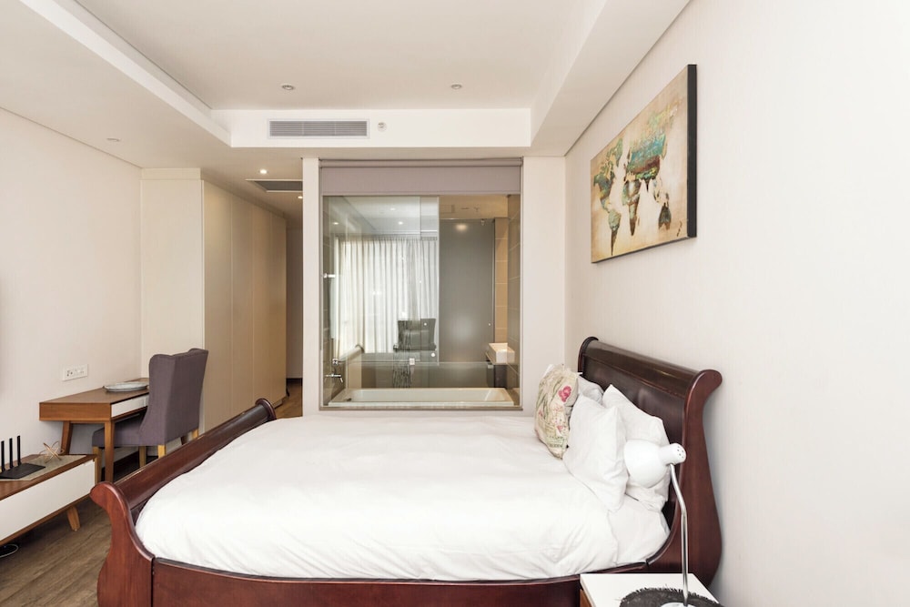 Sandton Skye Unit 702 18/50