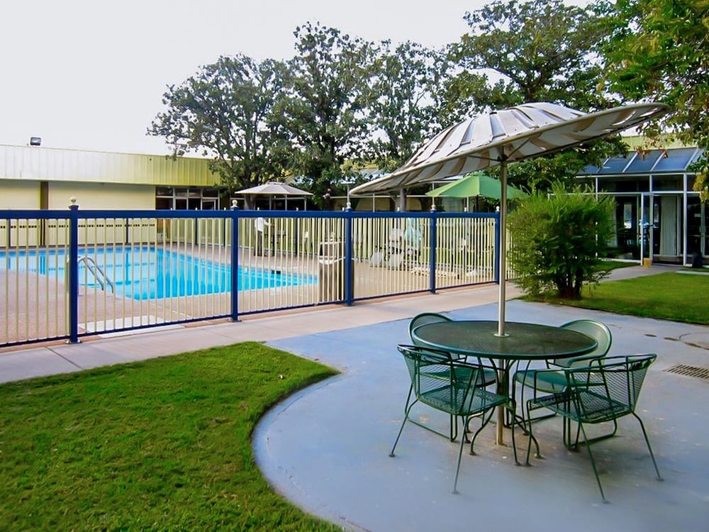 Hotel Brownwood Hwy 67 (ex. Budget Inn & Suites Brownwood) 3/43