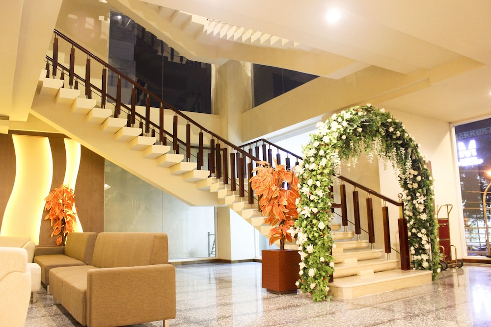 Grand Asia Hotel 33/43